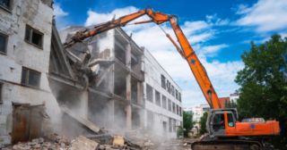 Промышленный демонтаж зданий Феодосия, цена от 2937 руб.