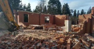Демонтаж 1 этажного дома Феодосия, цена от 1598 руб.